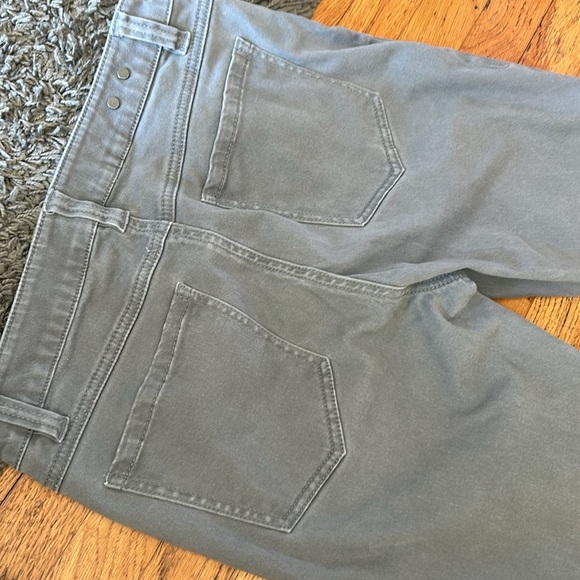 CAbi Gray High Skinny Jeans Size 6 - Picture 9 of 9